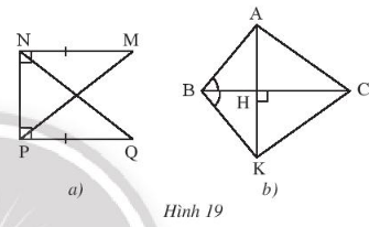 1. Hai tam giác bằng nhau HĐKP1: Dùng kéo cắt một tờ giấy thành hình tam giác ABC. Đặt tam giác ABC lên tờ giấy thứ hai. Vẽ và cắt theo các cạnh của tam giác ABC thành tam giác A'B'C'. Hãy so sánh các cạnh và các góc của hai tam giác ABC và A'B'C'.    Trả lời:  AB = A'B'; AC = A'C'; BC = B'C'  $\widehat{A} = \widehat{A'}$  $\widehat{B} = \widehat{B'}$  $\widehat{C} = \widehat{C'}$  Thực hành 1: Quan sát hình 4. Hai tam giác ABC và MNP có bằng nhau không? Hãy chỉ ra các cặp góc và các cặp cạnh tương ứng bằng