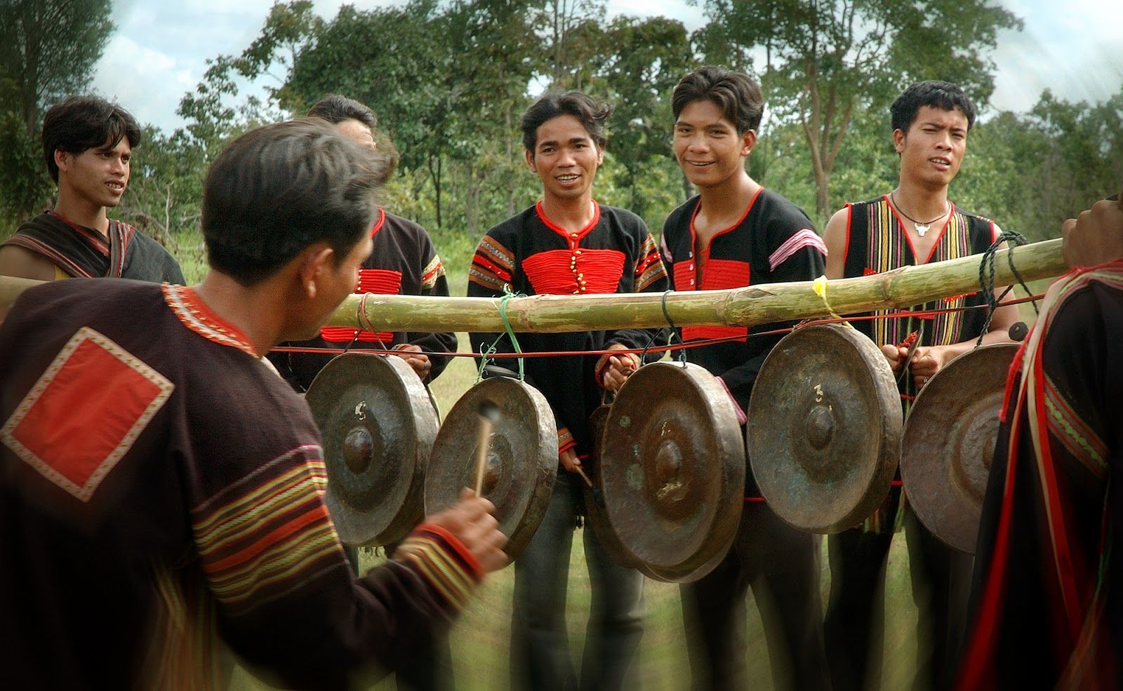 BÀI 30. KHAI THÁC THẾ MẠNH ĐỂ PHÁT TRIỂN KINH TẾ Ở TÂY NGUYÊN