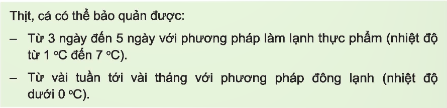 BÀI 6. SỬ DỤNG TỦ LẠNH1. TÁC DỤNG CỦA TỦ LẠNHKhám phá: Em hãy đọc thông tin dưới đây và cho biết tác dụng của tủ lạnhĐáp án chuẩn:Tác dụng: Bảo quản thực phẩm lâu hơn, chống hỏng hóc.2. VỊ TRÍ, VAI TRÒ CÁC KHOANG TRONG TỦ LẠNHKhám phá: Ghép thẻ mô tả tên khoang và thẻ mô tả vai trò của khoang với vị trí các khoang tương ứng của tủ lạnh trong Hình 1 theo gợi ý dưới đâyĐáp án chuẩn:A – b B - a3. SẮP XẾP, BẢO QUẢN THỰC PHẨM TRONG TỦ LẠNHKhám phá: Sắp xếp thực phẩm có trong Hình 2 vào các khoang, ngăn của tủ lạnh ở Hình 1 cho phù hợpĐáp án chuẩn:Cấp đông: a, dLàm lạnh: b, c, e, gLuyện tập: Em hãy quan sát Hình 3 và cho biết: Những hình ảnh nào thể hiện việc sắp xếp, bảo quản tủ lạnh không đúng cách? Đáp án chuẩn:Không đúng cách: a, d4. MỘT SỐ BIỂU HIỆN BẤT THƯỜNG CỦA TỦ LẠNH KHI SỬ DỤNG