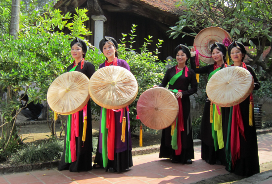 BÀI 3 - TIẾT 2ÔN TẬP BÀI HÁT BẢN LÀNG TƯƠI ĐẸPNGHE HÁT DÂN CA CÂY TRÚC XINH, DÂN CA QUAN HỌ BẮC NINH